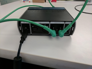 Bagian belakang antarmuka audio USB