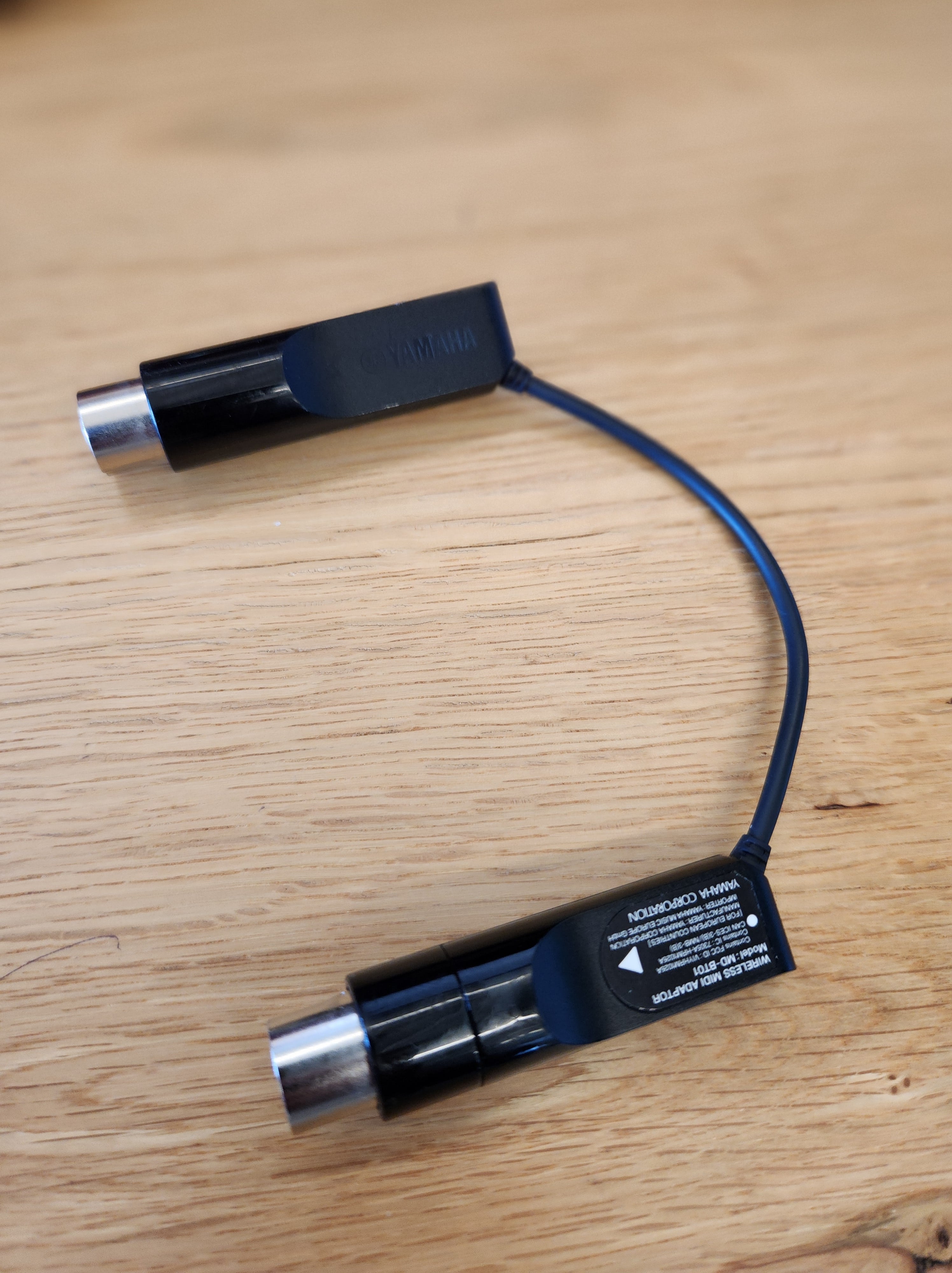 Standard 5-pin DIN MIDI cable