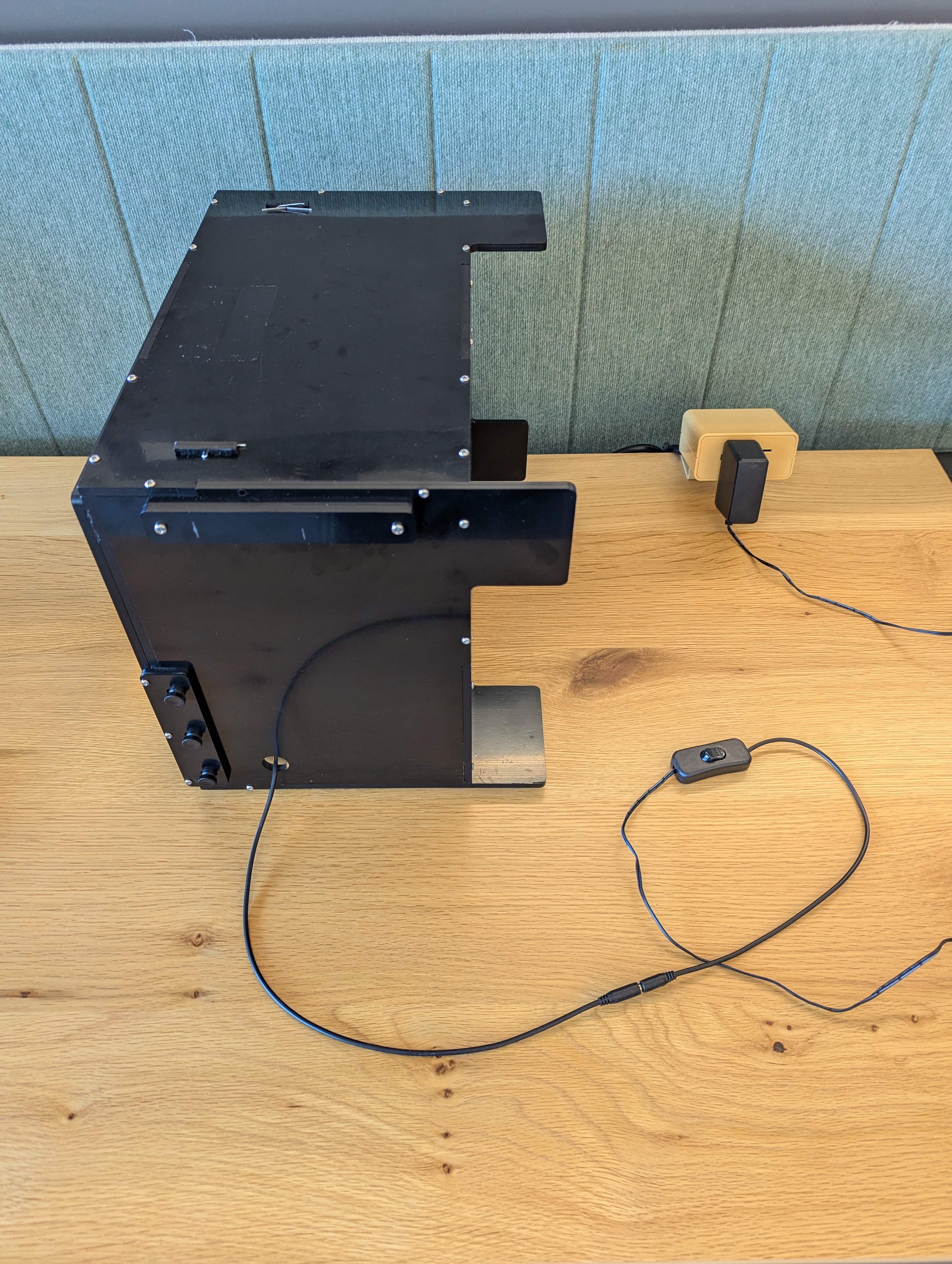 Modular 12V
    connection