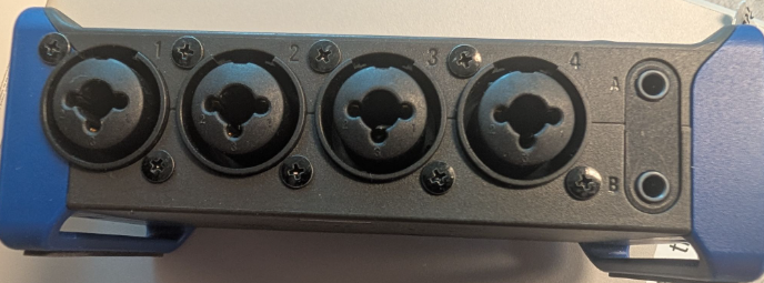 Zoom AMS-44 inputs and outputs