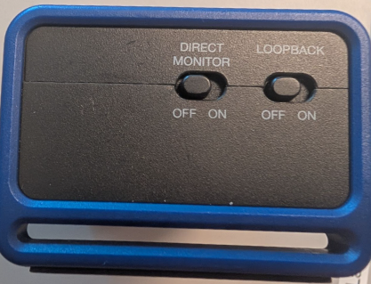 AMS-44 डायरेक्ट मॉनिटरिंग और लूपबैक स्विच को ज़ूम करें