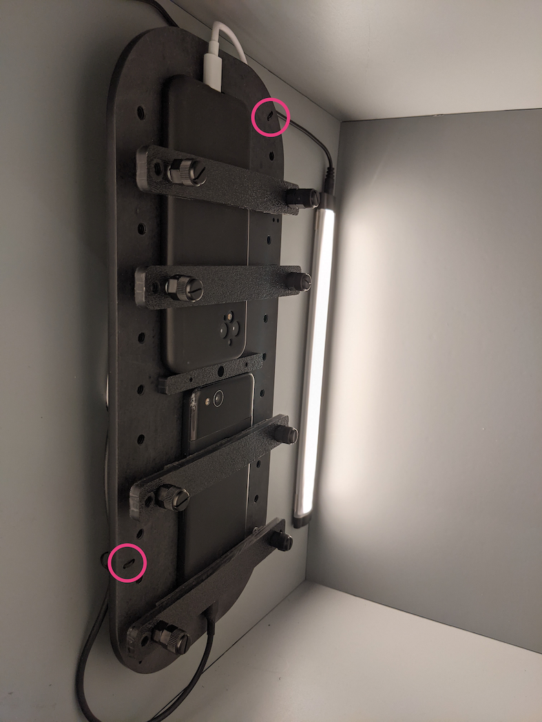Telefon USB kablosu ve mandallı bağlayıcı